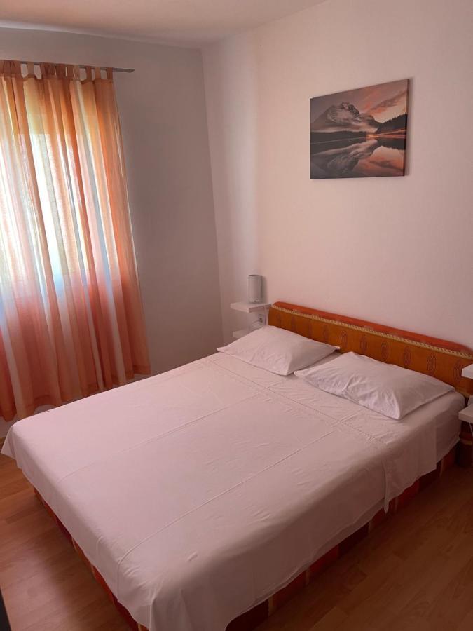 Apartmani Frane Tribunj  Luaran gambar