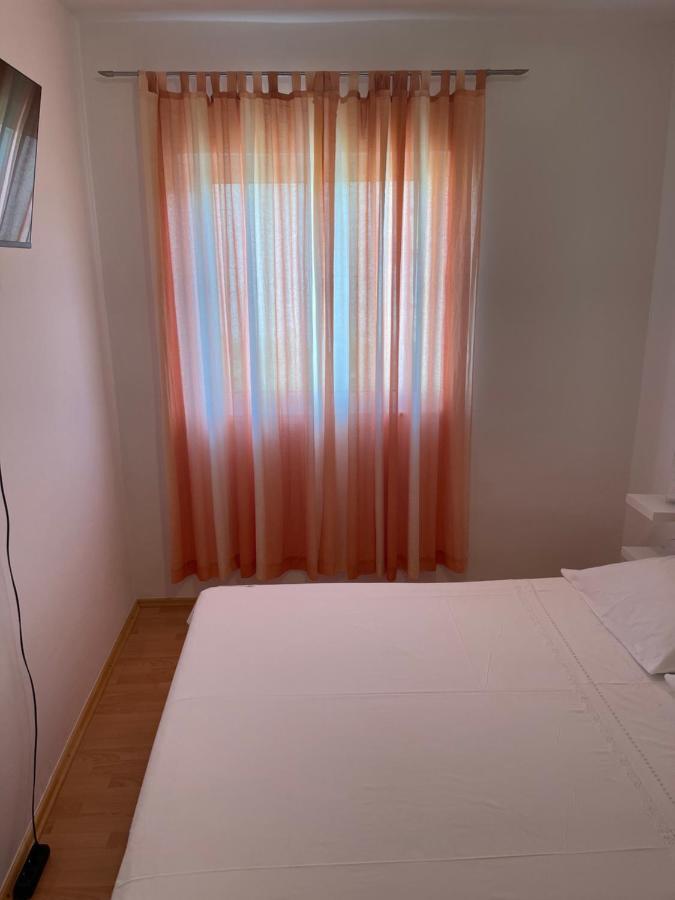 Apartmani Frane Tribunj  Luaran gambar