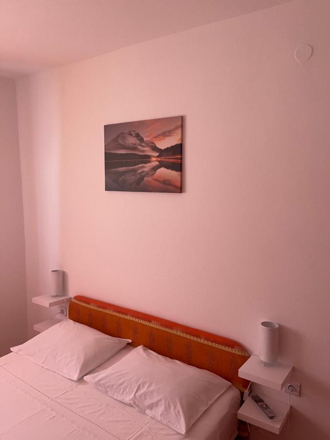 Apartmani Frane Tribunj  Luaran gambar