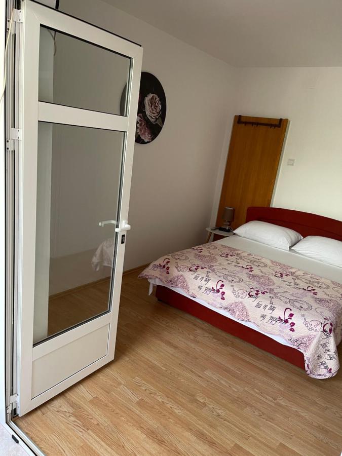 Apartmani Frane Tribunj  Luaran gambar
